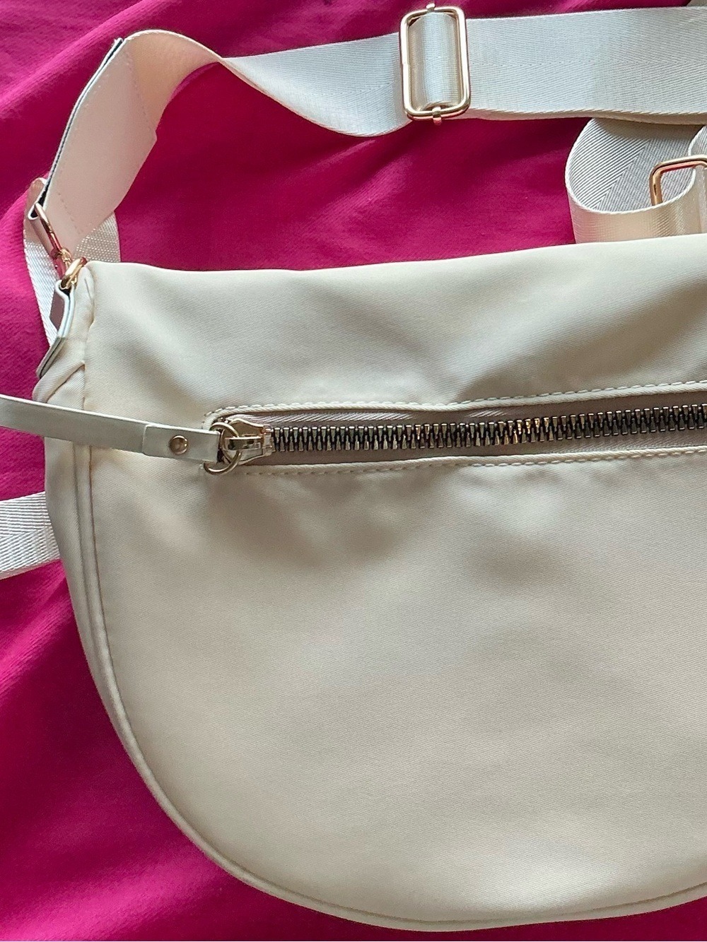 Beach Vacation Bundle!! Tote & Crossbody Pouch - Picture 8 of 13